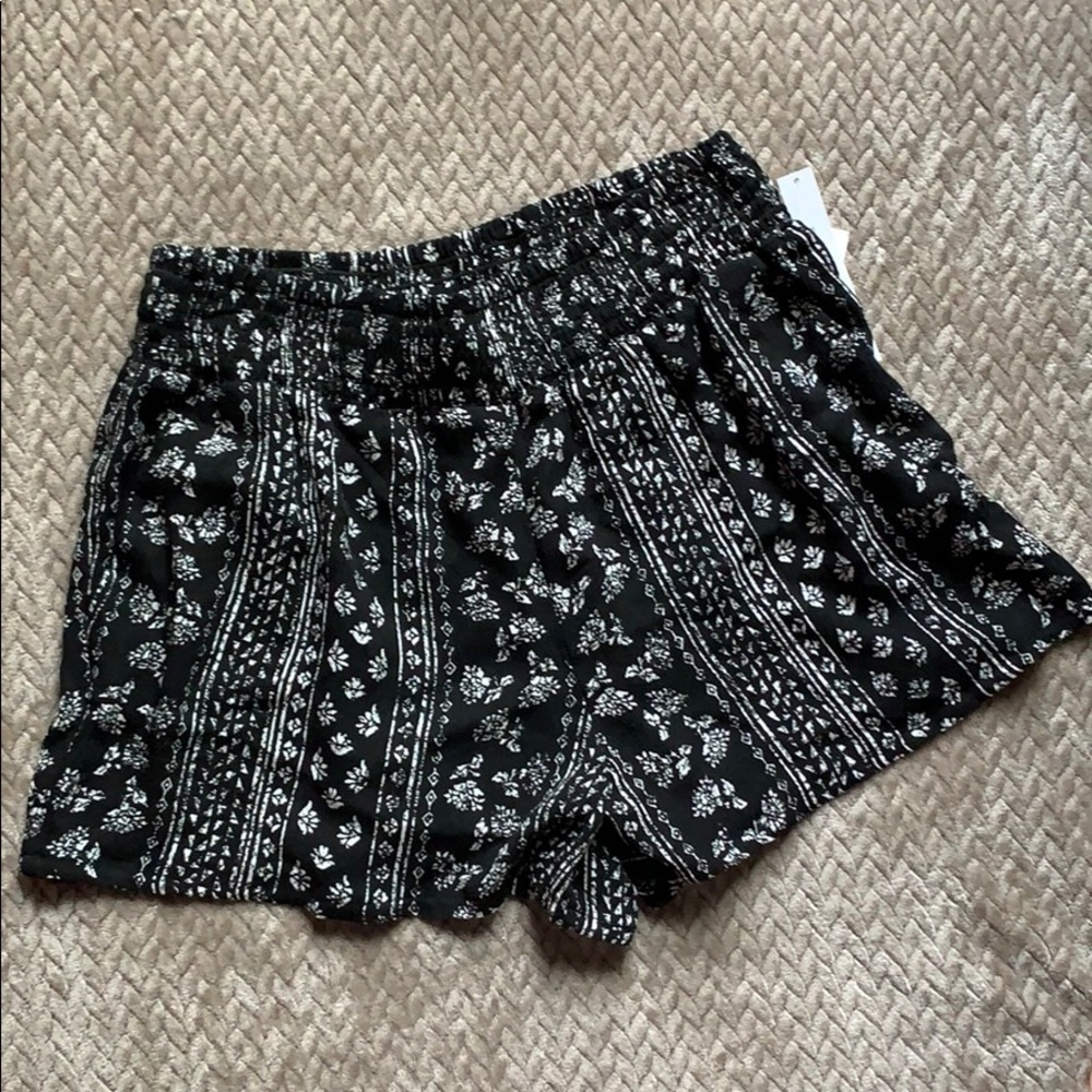 NWT - Cute and flowy summer shorts!